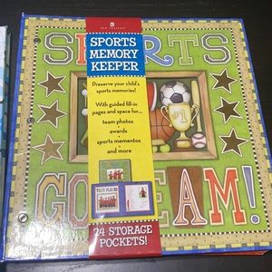 Scrapbook Sports Memory Keeper 24 page/pockets